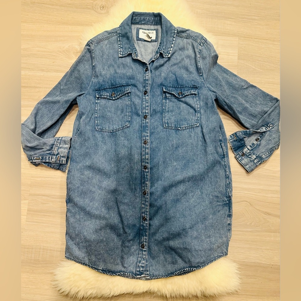 Size Large Denim Button-Up Shirt Dress. Forever 21.  RD/RD